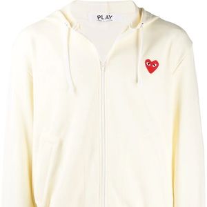 Comme Des Garçons Play
heart-patch zip-up hoodie
